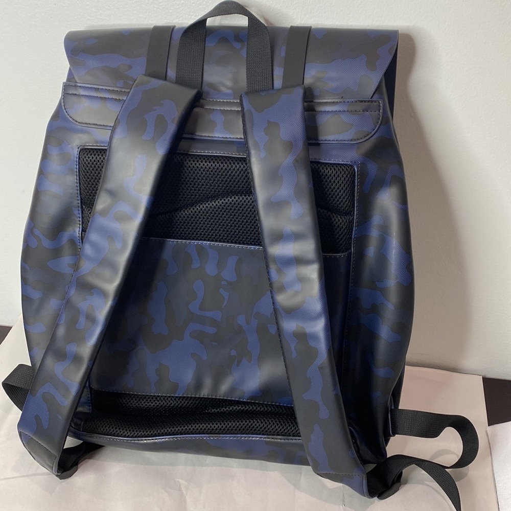 Duchamp Fold-over Backpack - Picture 4 of 8